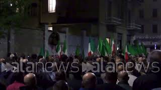 Ramelli saluti romani al corteo dellestrema destra a Milano [upl. by Nolak832]