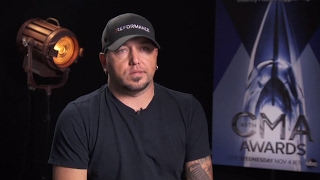 Jason Aldean Behind the Scenes CMA Awards Interview  CMA Awards 2015  CMA  CMA Awards 2015  CMA [upl. by Vashti]