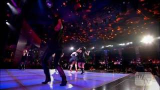 Rihanna  Umbrella Live at The World Music Awards 22112007 HDTV 720p [upl. by Arze]