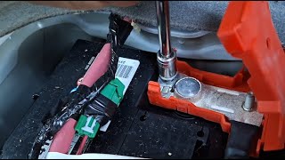 DIY Easy Battery Replacement  Enclave 0821  Acadia  Chevy Traverse  Saturn Outlook [upl. by Britte711]