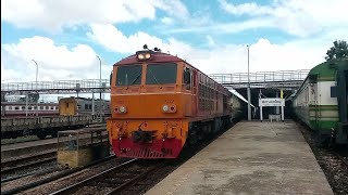 รถไฟไทย  ขบวนรถท้องถิ่นที่ 451 นครศรีธรรมราช  สุไหงโกลก ออกจากสถานีชุมทางหาดใหญ่ [upl. by Radek]