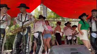 bamos a bailar banda villacorona [upl. by Maighdlin]