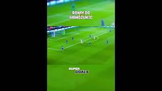 MOMEN PALING EPIC RONALDO vs MANDZUKIC shorts [upl. by Enitsed154]