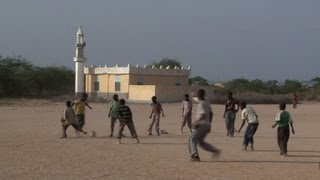 KinderKick statt Bürgerkrieg in Somalia [upl. by Holland]