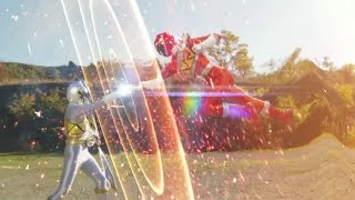 Power Ranger Dino Super Charge  Red Ranger vs Silver Ranger  Zenowing y Doomwing son separados [upl. by Laeahcim]