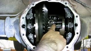 GM locking differential  how it works [upl. by Anelegna]