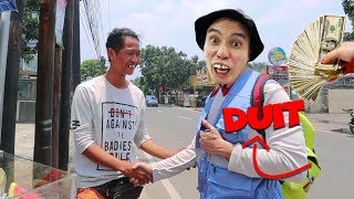 Prank Otong RAMPOK bank part 2  Otong nyobain jadi PENJUAL TISSUE [upl. by Inanak731]