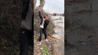 一个小强磁竟能把螺纹钢给窝弯强磁打捞 vlog 日常 [upl. by Swinton892]