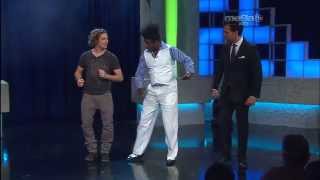 David Bisbal aprendiendo a bailar Salsa [upl. by Ruzich]