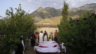 LAfghanistan enterre ses morts après un séisme qui accentue la crise humanitaire [upl. by Kceb]