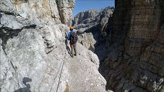 A strapiombo sulle Bocchette Centrali  Dolomiti di Brenta [upl. by Hashim]