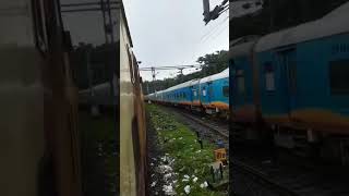 Uniform liveried tirunelveli humsafar entering mangalore junction konkan mangalore train railway [upl. by Aztin492]