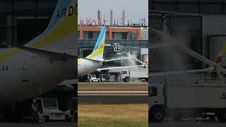 函館空港AIRDO BOEING 737781「ディアイシング」シーン🎬 [upl. by Netsreik]