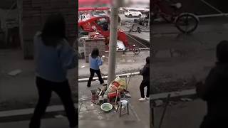 🚲Bicicletas 🚚camiones 🕳️hoyos y villa nueva 🤦🏻‍♂️  EseMajeEngasado LaCarpetaDeLosVergazos [upl. by Im]