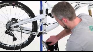 How to remove your mountain bike bottom bracket [upl. by Acnaiv]