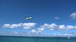 Atterrissage ATR Air Caraïbes à St Martin Grand Case  Landing StMaarten [upl. by Annay542]