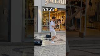 Bailando 🥰 bailando streetmusic streetmusician violin streetperformer urbancapricorn [upl. by Shornick]