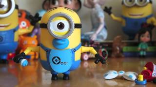 Baby Carl  Despicable Me 2 BuildAMinion Deluxe Action Figure Toy Unboxing amp Review [upl. by Zeuqirdor]