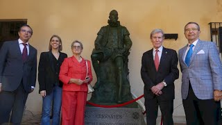 La nueva gran estatua de Cervantes ya está en Alcalá de Henares [upl. by Macswan]