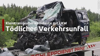 Tödliche Kollision zwischen Kleintransporter und LKW auf Voralpenstraße bei Sierning [upl. by Nnylirak]