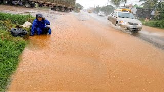 Massive Flooding Road Drains While A Heavy Rain Recuse Drains On Street [upl. by Church777]