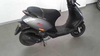 Piaggio Zip 50 4t [upl. by Leasa]