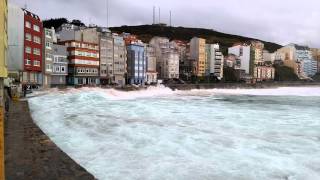 La ola más bruta del día temporal Malpica 100416 [upl. by Eimareg]