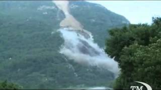 Impressive landslide near Bellinzona gigantesca frana Ticino CSF Rieti SaveYouTube com [upl. by Boris31]