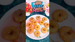 Crispy Medu vada 1minutrecipe indianfood tastyrecipes cooking youtubeshorts [upl. by Winsor]