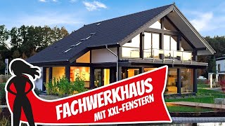 Modernes Fachwerkhaus mit riesigen XXLFenstern von Meisterstück Haus  Haustour  Hausbau Helden [upl. by Aneema]