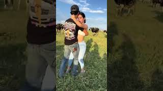 Las vacas 🤣🐄 baile musica dancegenre parati regio farming cows dancemusic huapangos fypp [upl. by Kalina145]