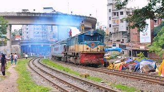 A Super woman is Traveling On Top Of The Locomotive Of The Kalni Express Train  Dhaka to Sylhet [upl. by Aeirdna]