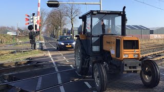 Leuke Renault Traktor  Renault Traktor is mijn favoriet ik heb Traktor rijles gehad op Renault 🚜 [upl. by Aital]