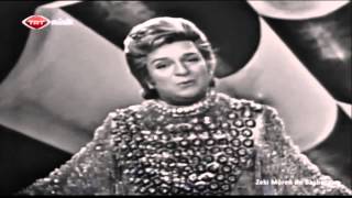 Zeki Müren  Gözlerini Gözlerimden Ayırma Hiç 1972 720p [upl. by Shutz]