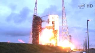 Launch of DeltaIV Heavy carrying Orion EFT1 from CCAFS [upl. by Schnell]