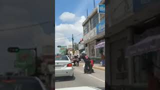 Caravana migrante de Honduras y Venezuela recibe ayuda en su marcha por México 🚶‍♀️💪 Shorts [upl. by Erastus]