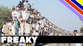 India Crowded Trains dangerous but popular [upl. by Ginger242]