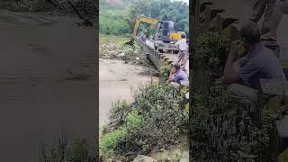 Blockage clearing process for the bridge bottom [upl. by Adirem]