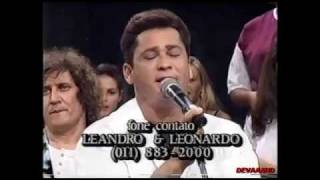 Leandro amp Leonardo  Um Violeiro Toca  Programa Livre [upl. by Ellenrahc]