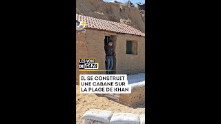 Il se construit une cabane sur la plage de Khan Younes [upl. by Kamaria]