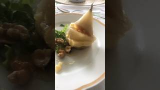 Käse Birne mit Honig und Walnüssen fastfood snack foodie foodlovers shortsvideo [upl. by Aiel]