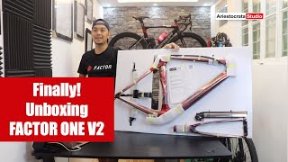 Unboxing Super Bike FACTOR ONE V2 [upl. by Coniah]