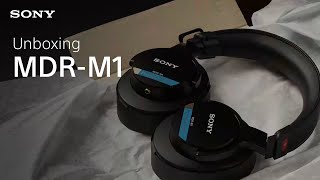 Unboxing Auscultadores de estúdio Sony MDRM1 [upl. by Lewin]