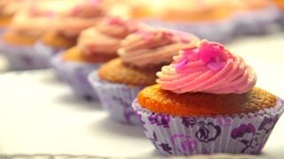 Rezept Vanille Muffins mit Erdbeer Buttercreme [upl. by Stutsman]