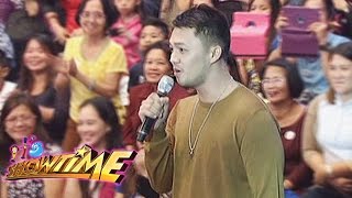 Its Showtime Richard sings for Pastillas Girl [upl. by Kenny]