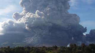 Sinabung Meletus Dahsyat Hari Ini LIVE [upl. by Sanoj]