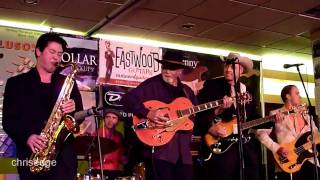 HD  Guitar Geek Festival 2010  Duane Eddy  Peter Gunn Theme [upl. by Nnahtur850]