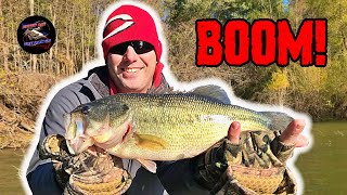 Landing BIG Fall Bass on the Meramec River [upl. by Eilrak]