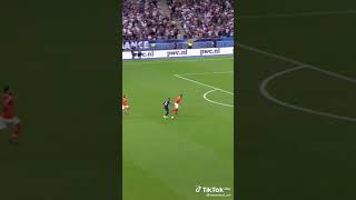 The Worlds fastest footballer vs the worlds best Defenderkylianmbappevandjik [upl. by Damek]