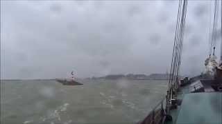 Zeilen op het IJsselmeer bij windkracht 78 [upl. by Essirehc600]